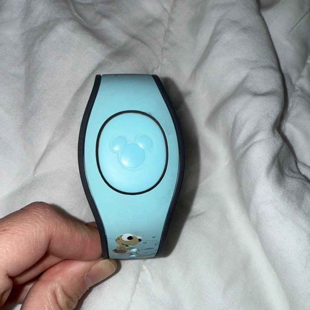 RETIRED Disney World Finding Nemo and Friends Magic Band
